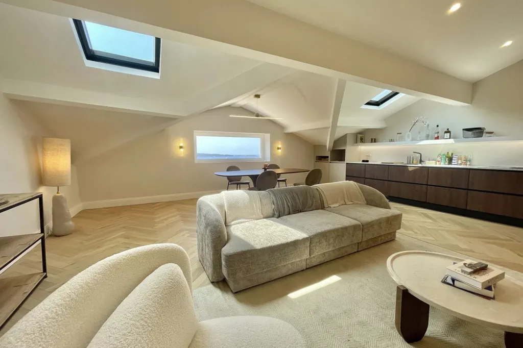 Elutuba - 2-Bedroom Apartment with Sea View in Cannes