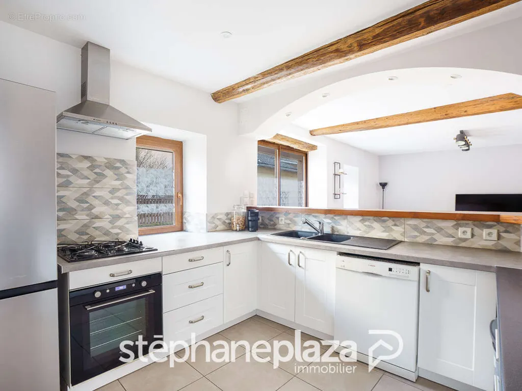 Cuisine - Maison détachée rénovée avec garage à Uchizy