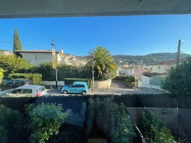 Välivaade - 2-Bedroom Apartment with Terrace in Le Cannet