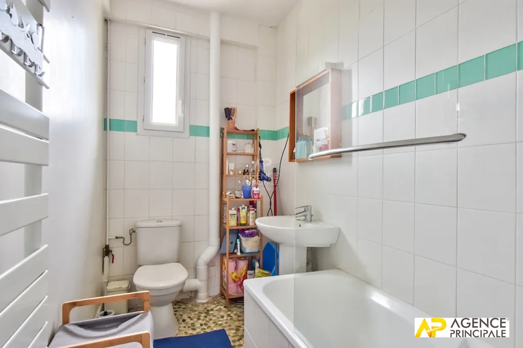 Salles de bain - Duplex avec Vue sur le Parc à Maisons-Laffitte