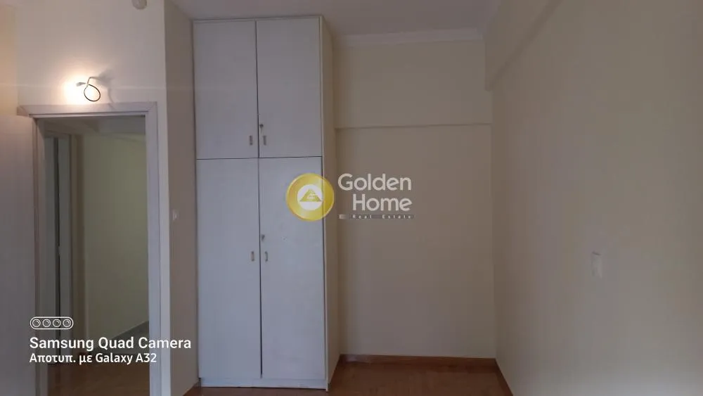 Entrée - Office Space with Balcony in Patissia-Acharnes
