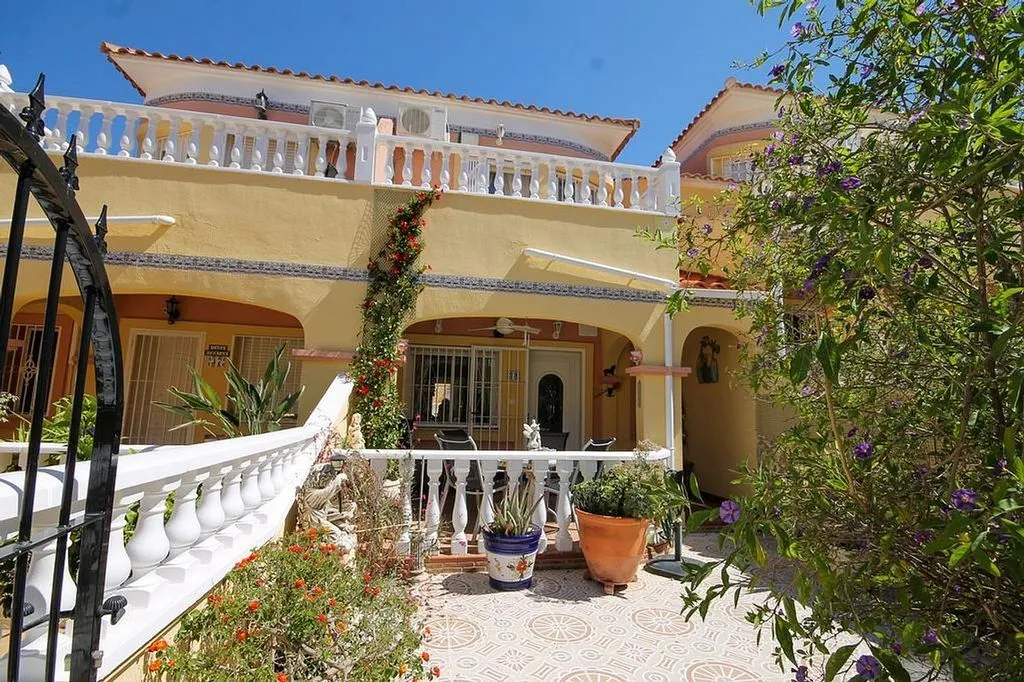 Terrazza - Semi-Detached House with Pool in Bosque de las Lomas
