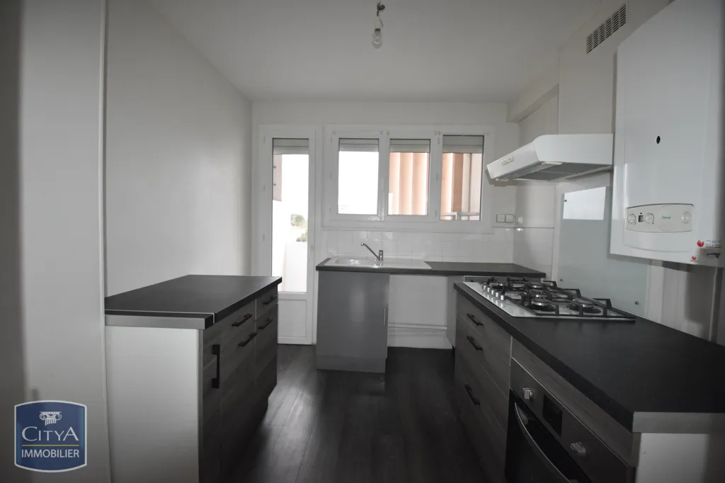 Cucina - Spacious Apartment with Garage in Le Passage