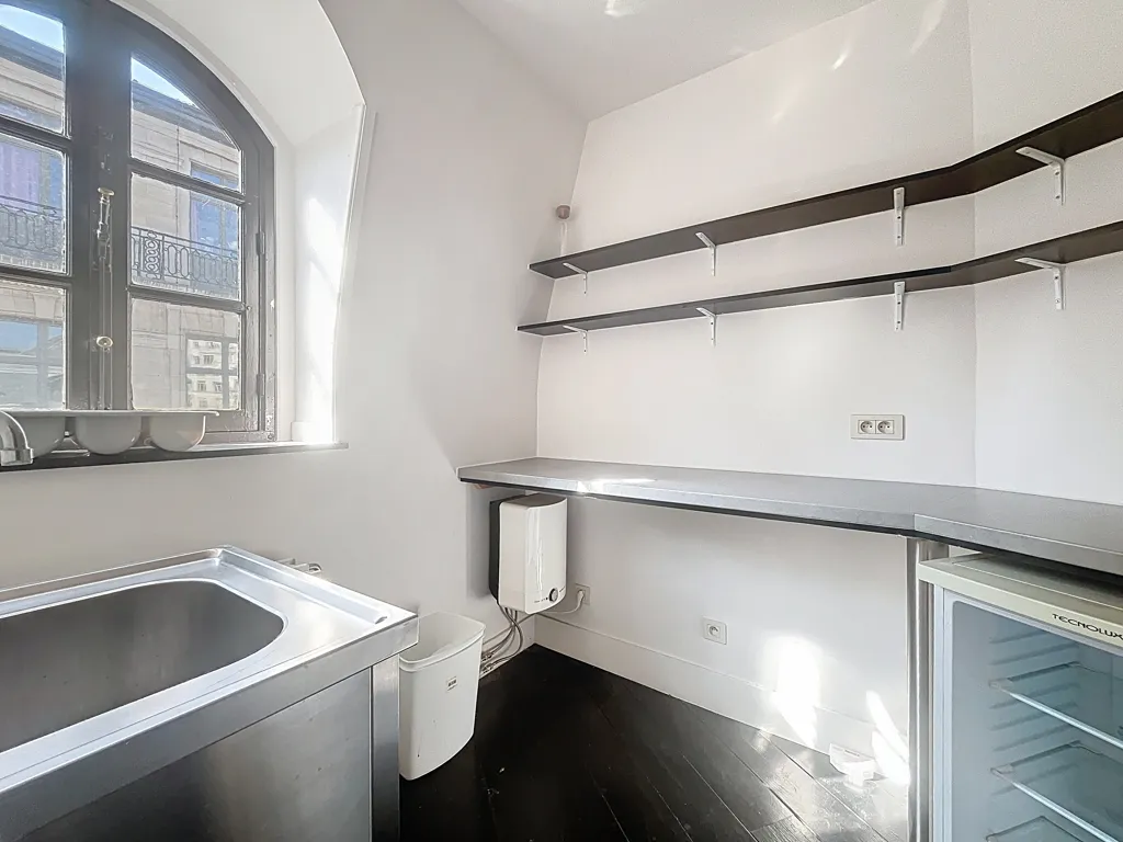 Cuisine - Espace de Bureau avec Charme Authentique à Bruxelles