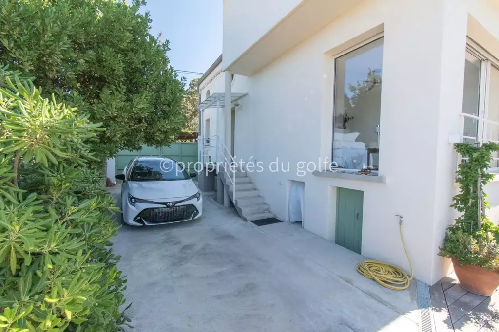 Exterior - Villa with Panoramic Sea View in Sète
