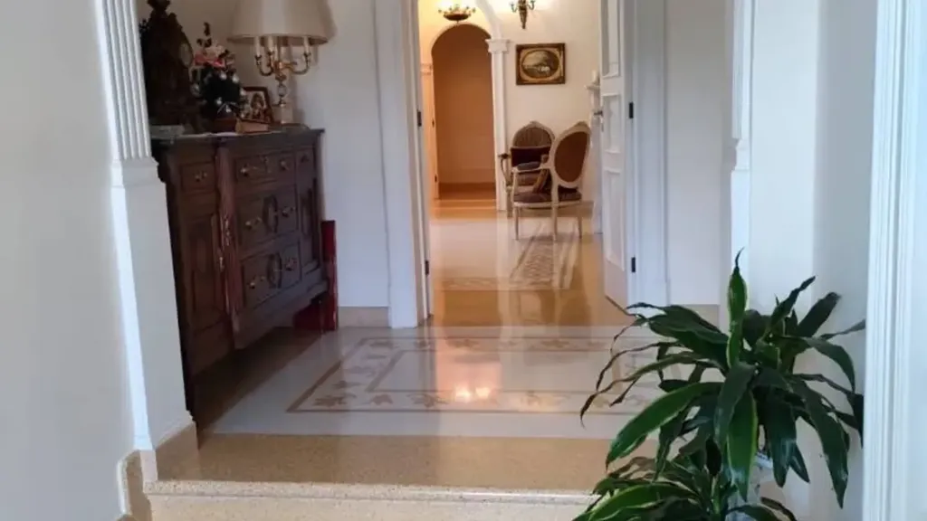 hallway_entrance