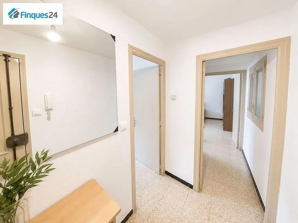 Ingresso - Apartment with Pool and Balcony in Manresa