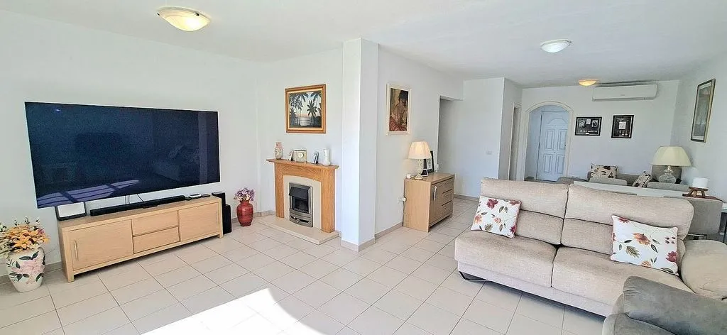 Elutuba - Semi-Detached Villa with Pool in Chayofa