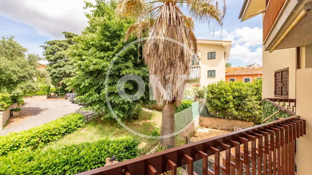 Balcon - Three-Bedroom Apartment with Balcony in Rome