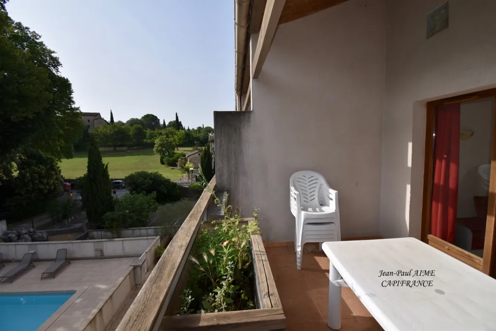 Terrasse - Appartement Duplex avec Piscine à Barjac