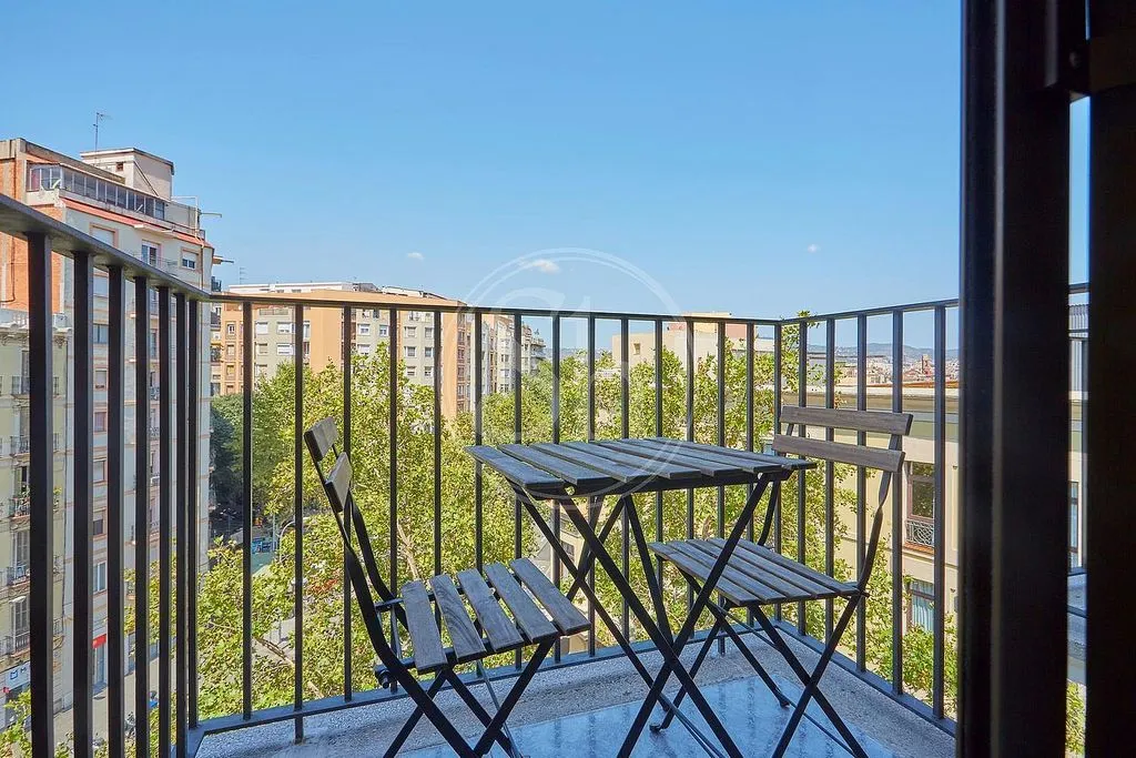 Rõdu - Furnished Flat with Balcony in El Raval