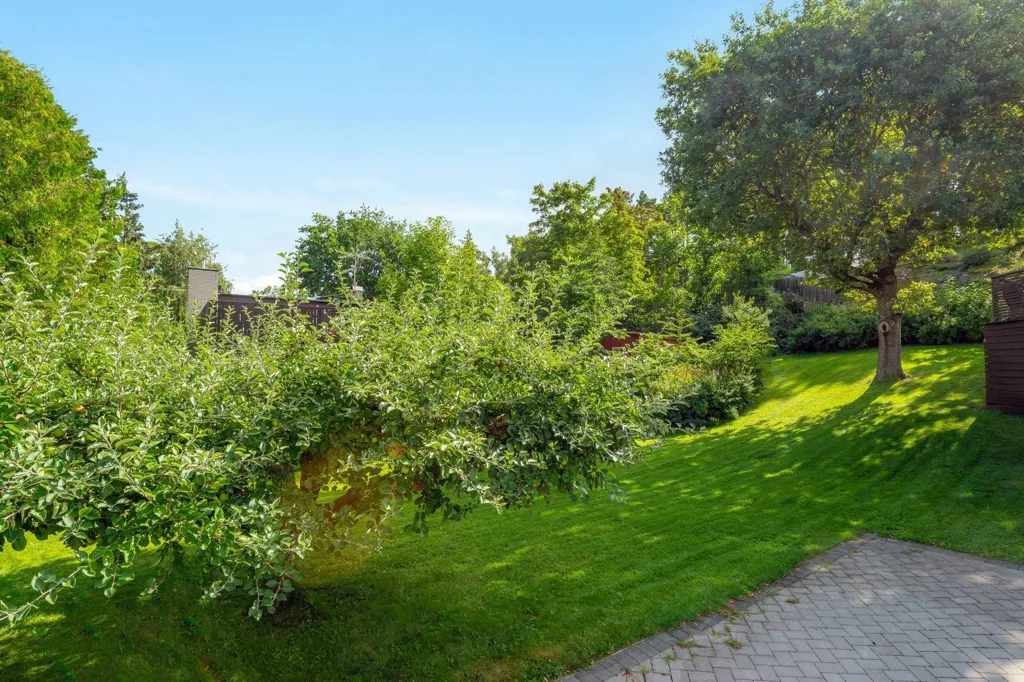 Jardin - Plot with Scenic View in Hässelby Södra Villastad