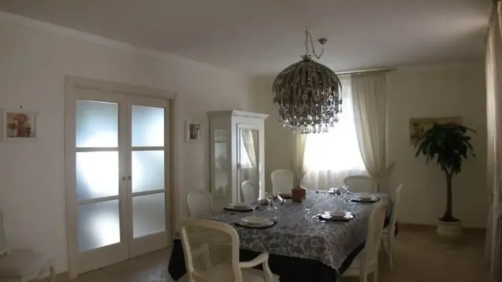 Söögituba - Villa with Pool in Forte dei Marmi