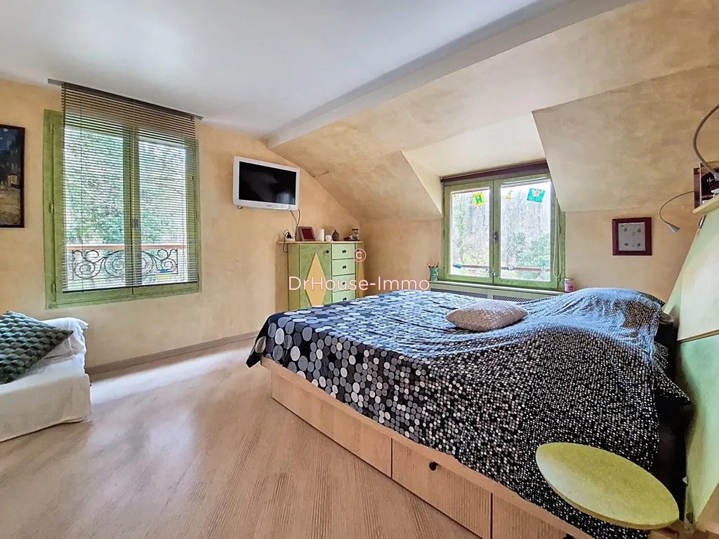 Chambres - Maison avec Dépendances au Cœur des Bois