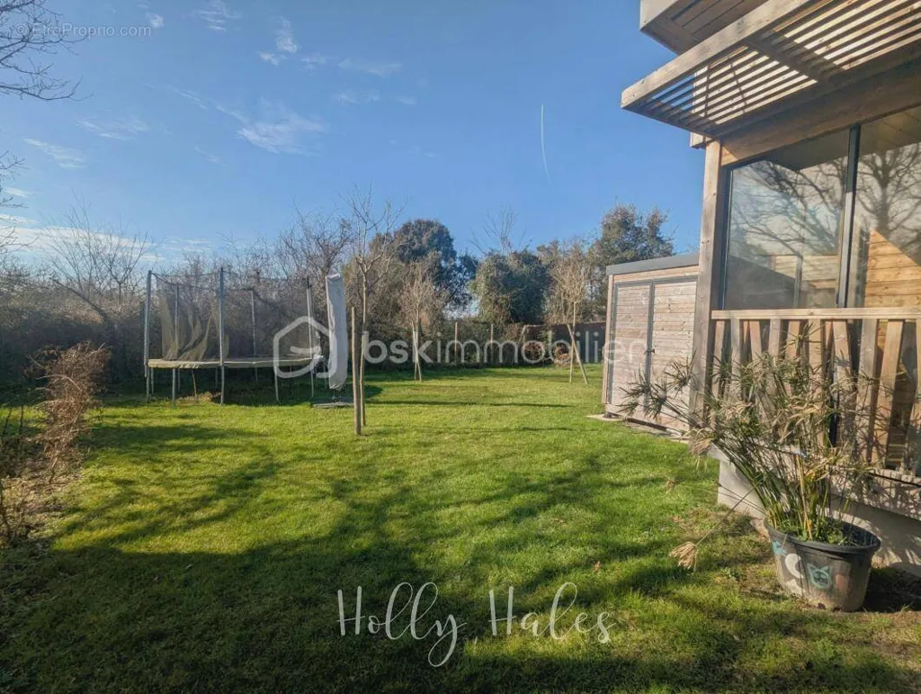 Aed - Chalet with Pool near La Baule Beach