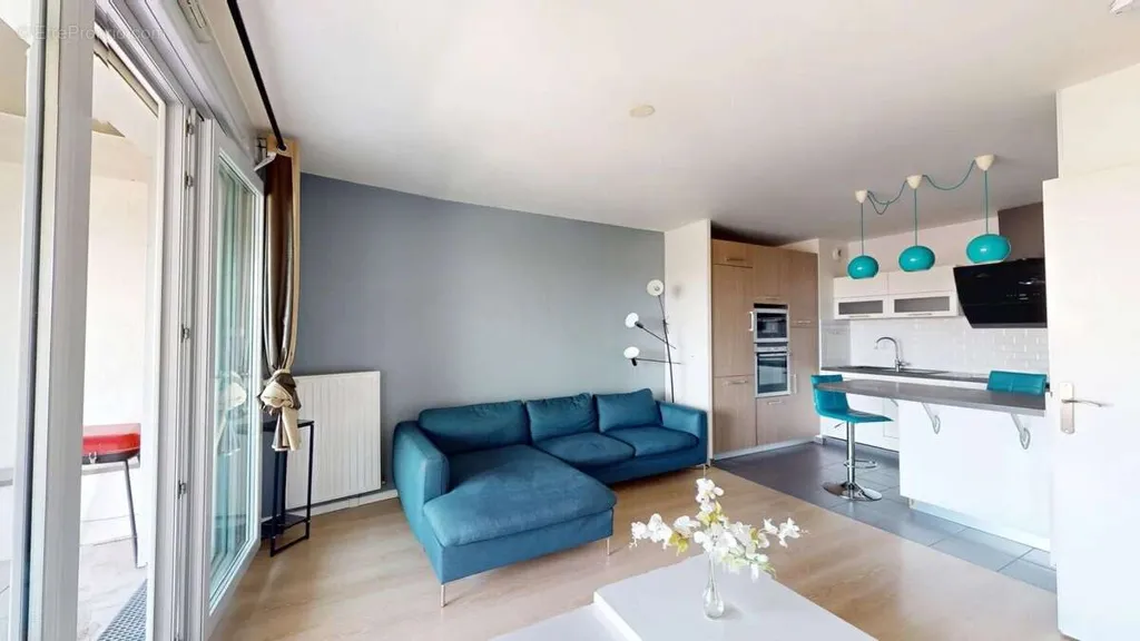 Séjour - Appartement 2 Pièces avec Loggia à Chelles