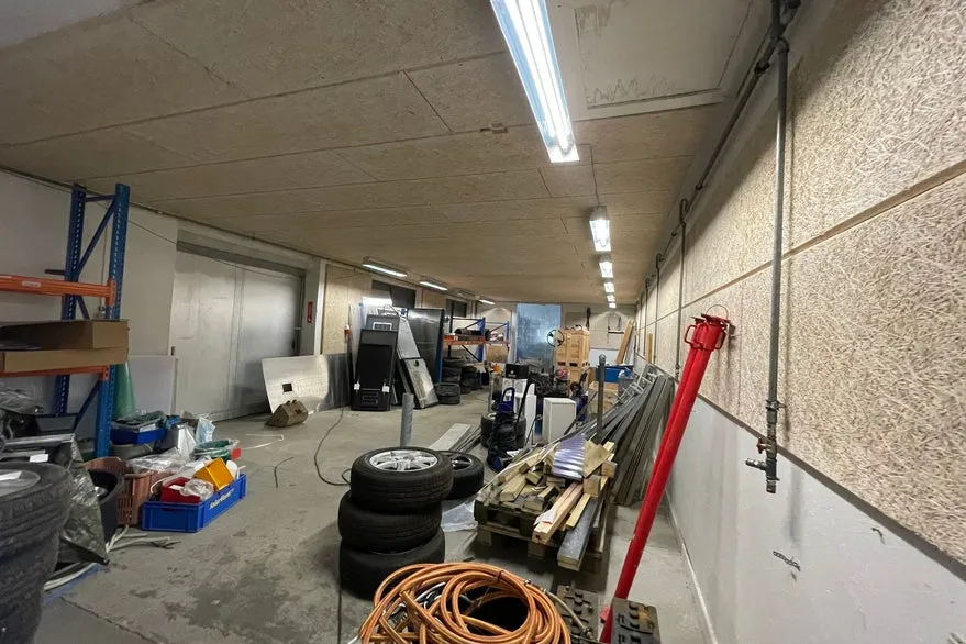 Garage - Versatile Business Property in Thorsø