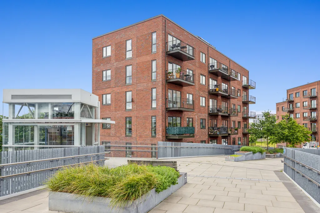 Aed - Apartment with Balcony in Banebyen