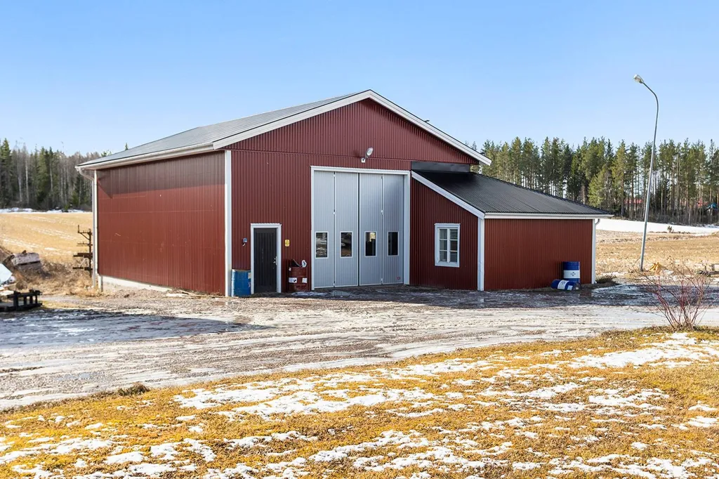 Välivaade - Villa with Workshop in Söräng