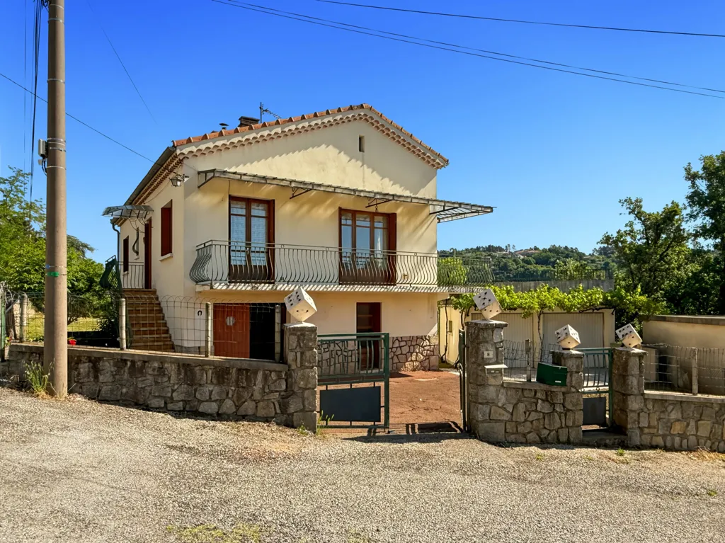 Esterno - 1960s House with Panoramic View in Labégude