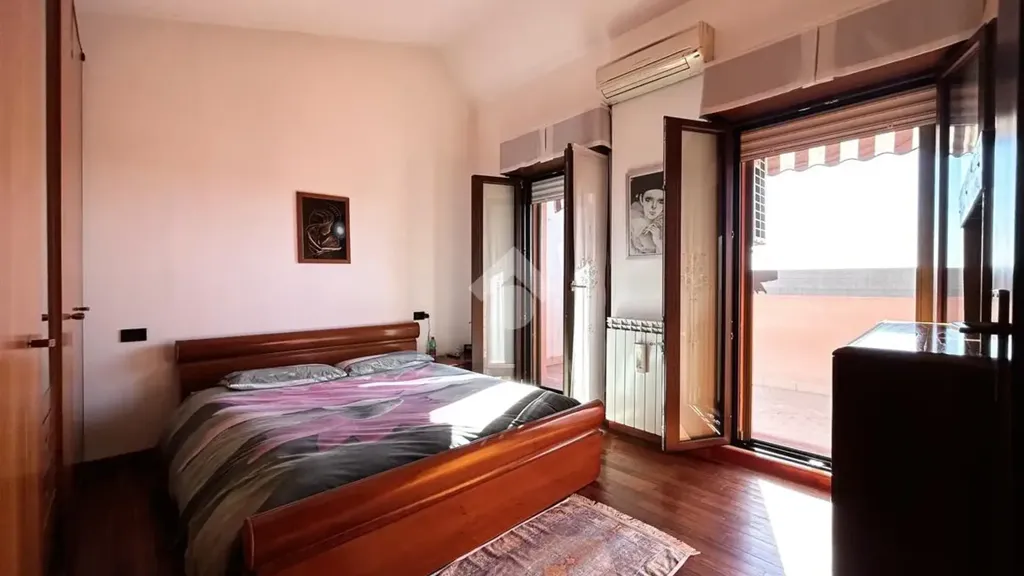 Camere da letto - Duplex con piscina a Settimo Milanese