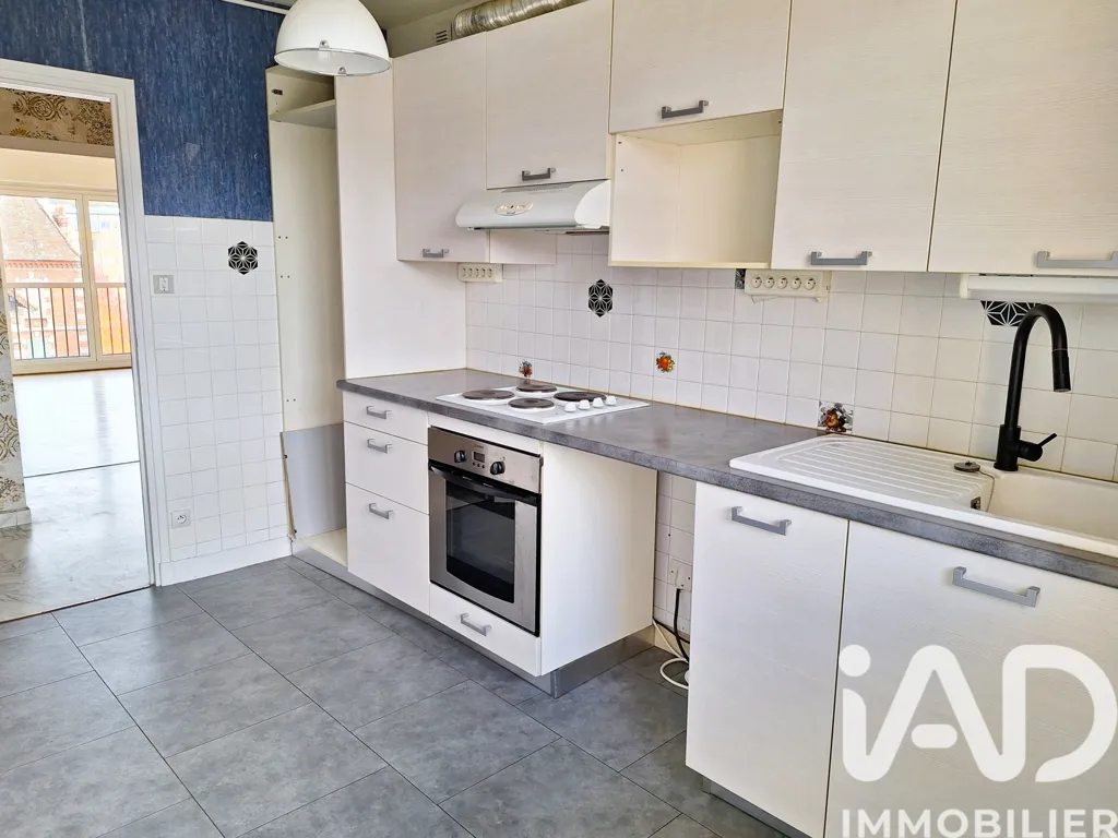 Köök - 4-Piece Apartment with Balcony in Cantal