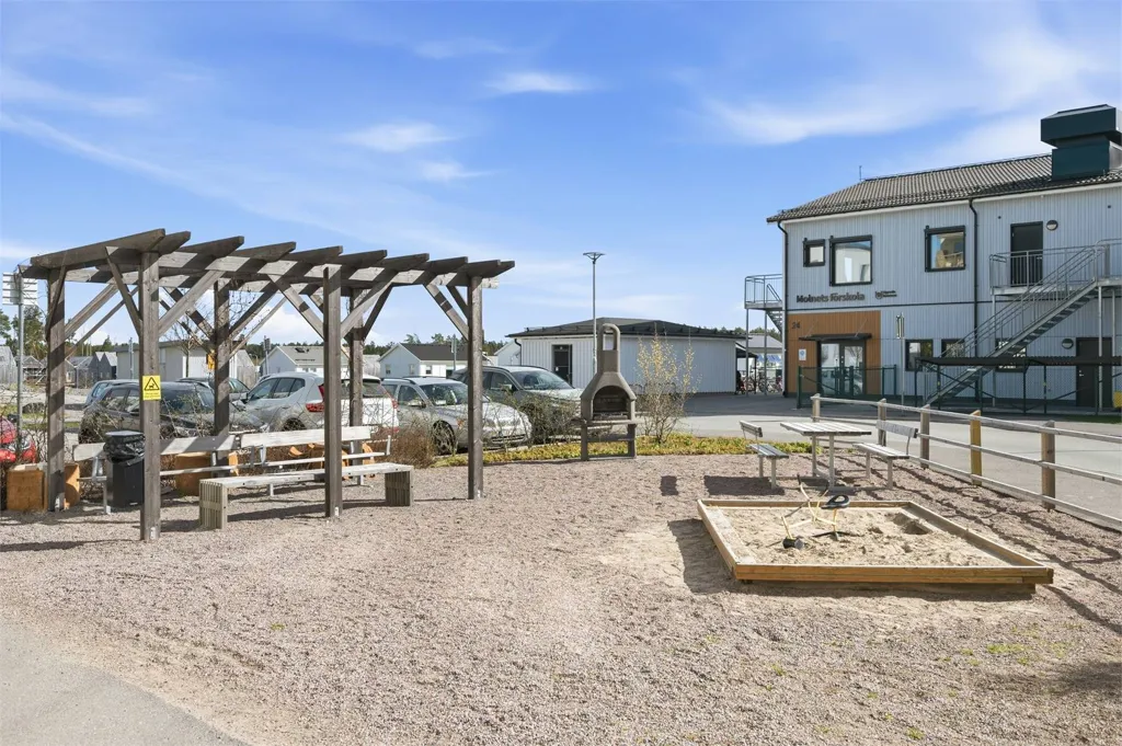 Giardino - Modern Flat with Balcony in Fullerö