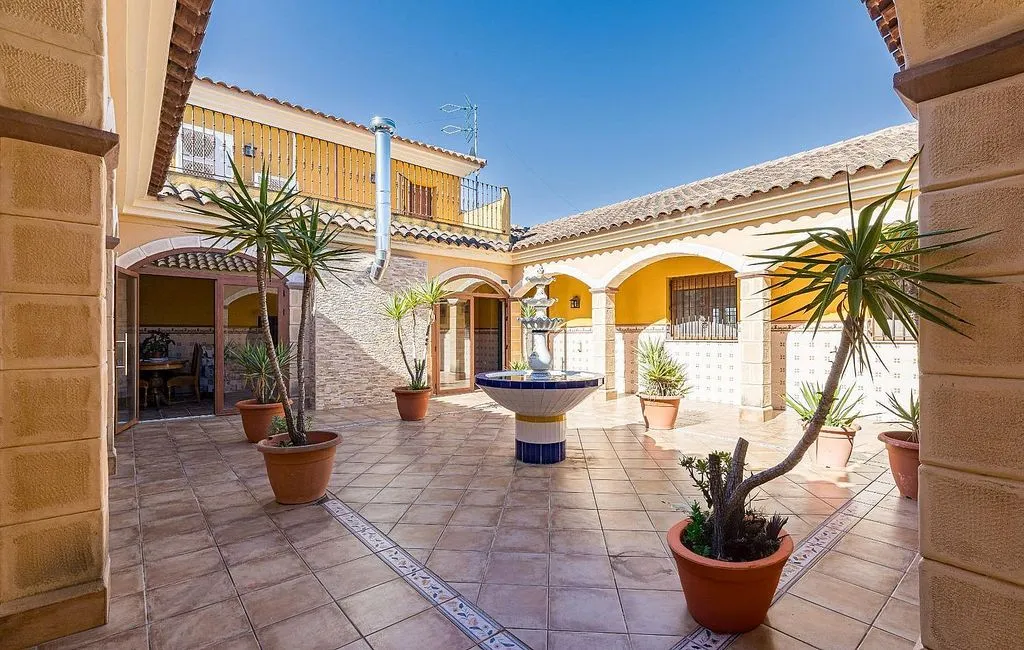 Garden - Chalet with Andalusian Patio in Barriomar