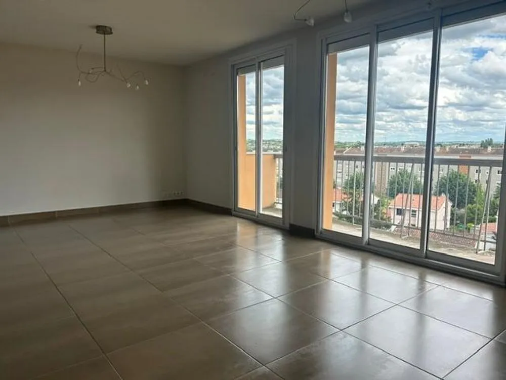 Toad - 3-Bed Apartment with Balcony in Argoulets