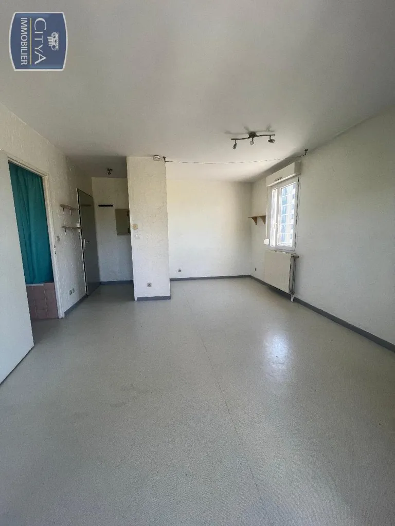 Rooms - 1-Bedroom Flat with Balcony in Fontaine