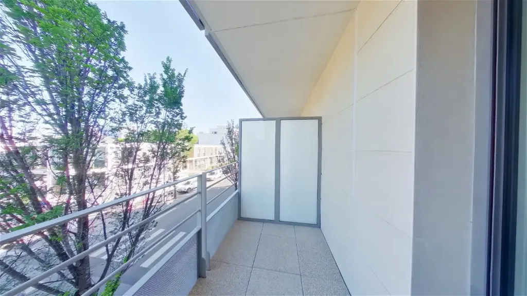 Rõdu - 2-Bedroom Apartment with Balcony in Tours