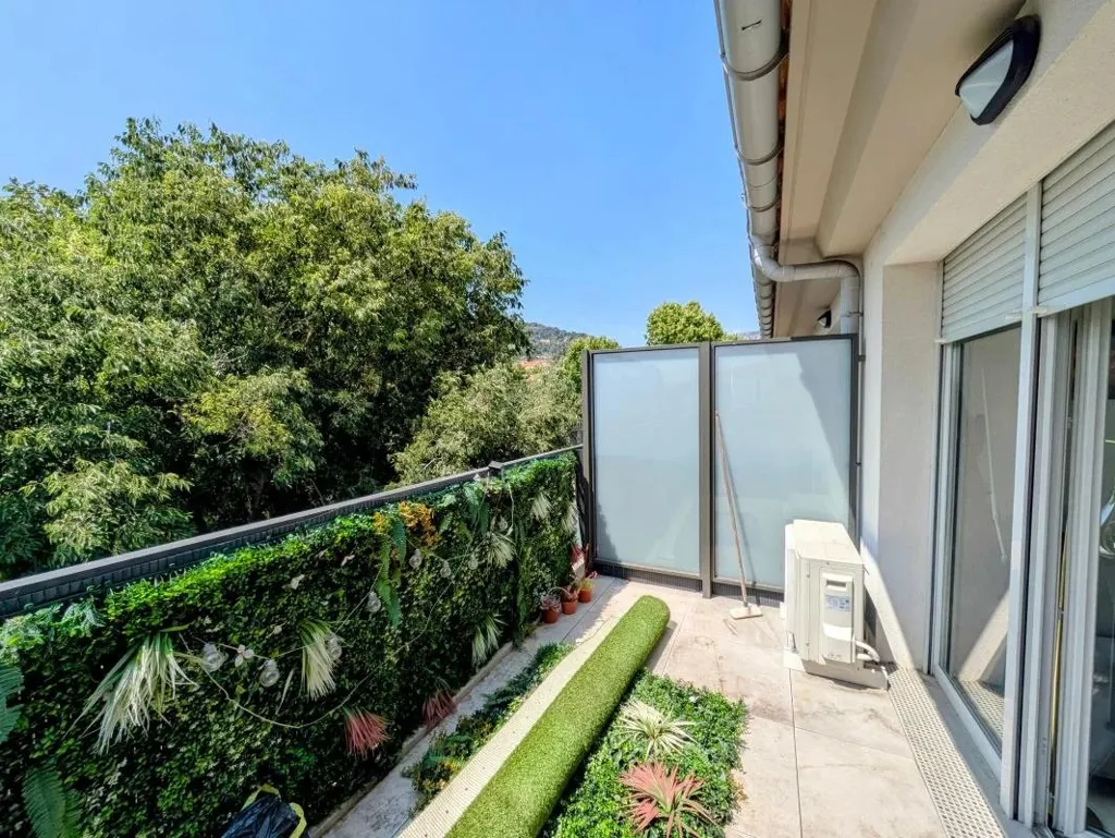 Terrass - Furnished Flat with Terrace in Toulon Est