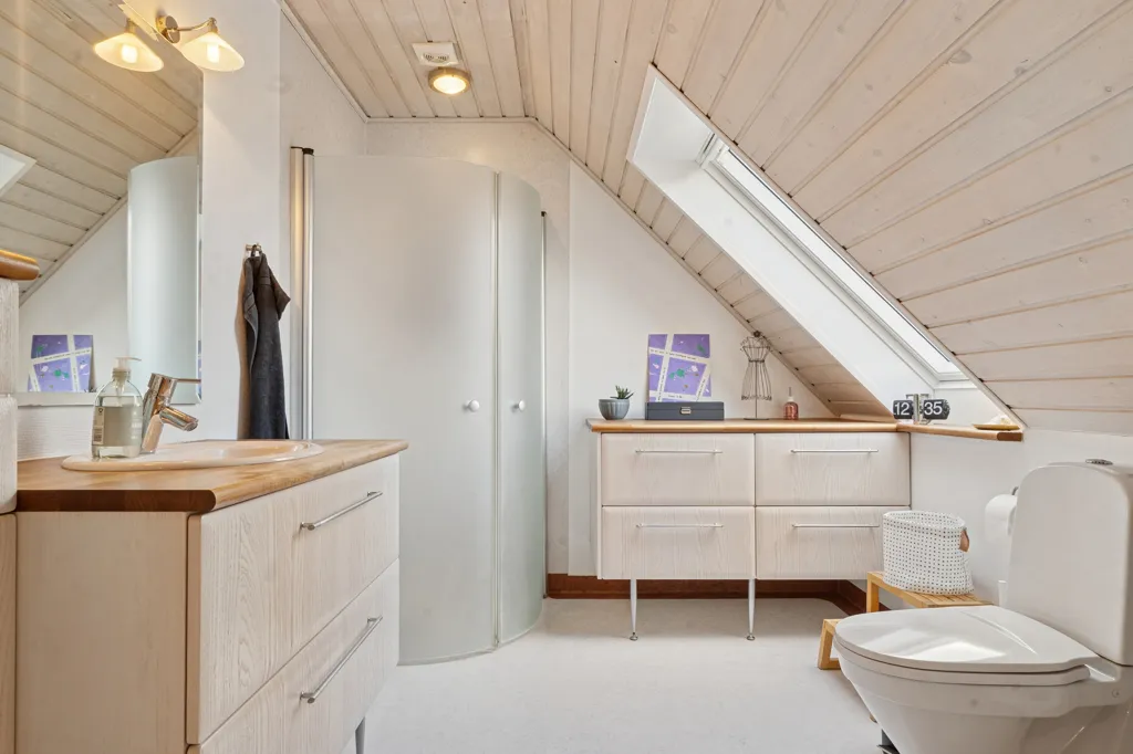 Bagni - Villa with Open Landscape View in Øster Tørslev