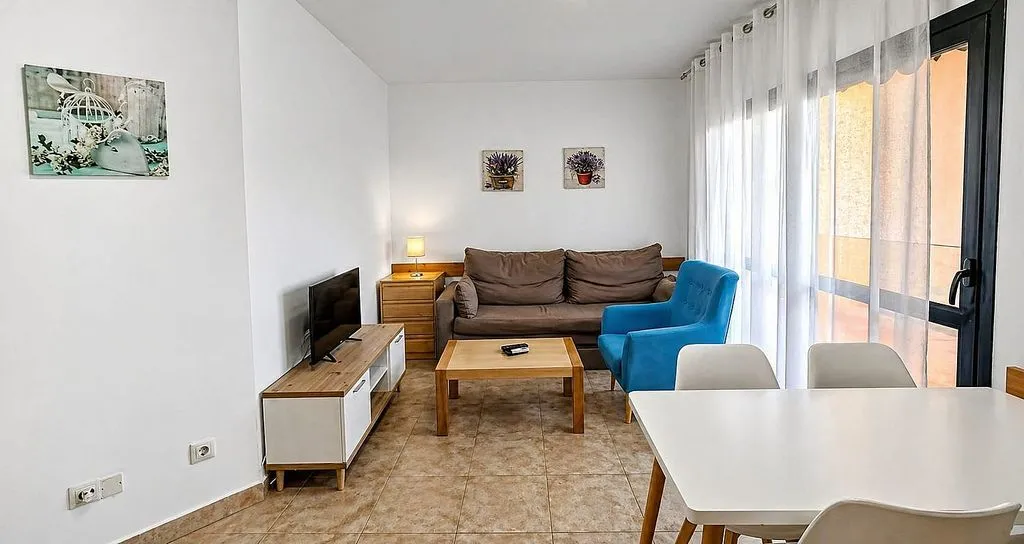 Soggiorno - 1-Bed Apartment with Pool on Avenida Del Decano