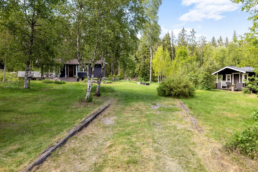 Jardin - Cottage with Guesthouse in Ribbingebäck