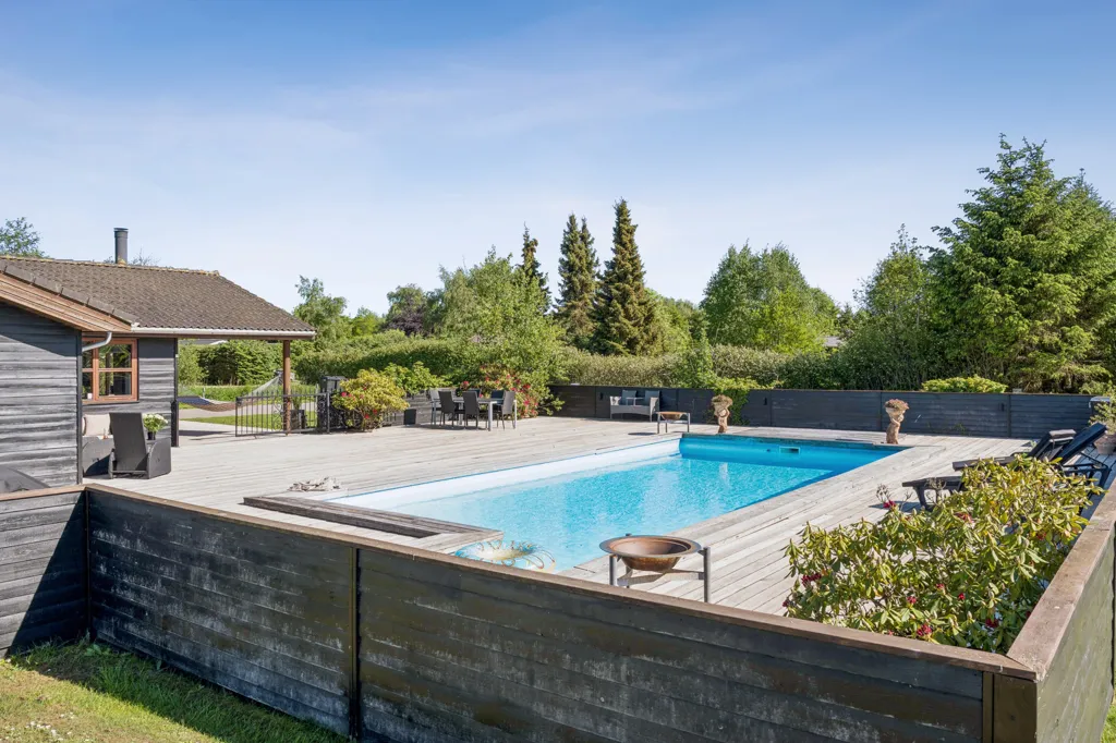 Bassein - Vacation House with Pool near Hals
