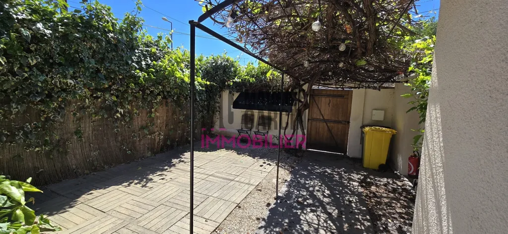 Aed - Charming House with Balcony in Avignon