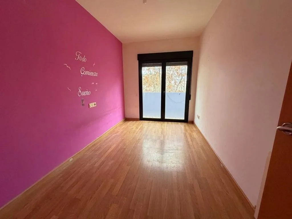 Pièces - Apartment with Balcony in Almansa