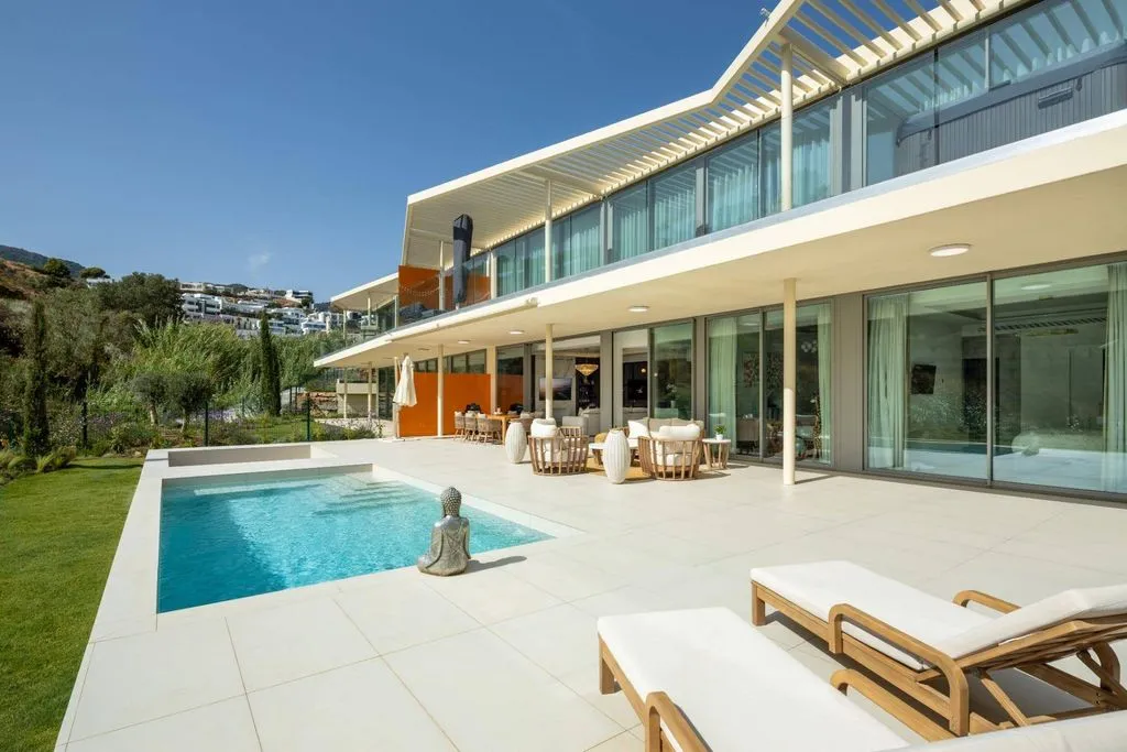 Pool - Luxury Apartment with Sea View in Mijas