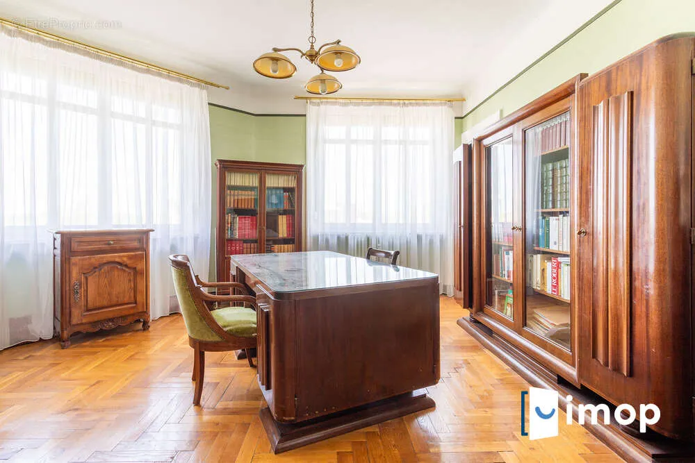Bureau - Appartement de Caractère avec Vue Dégagée à Marcq-en-Barœul