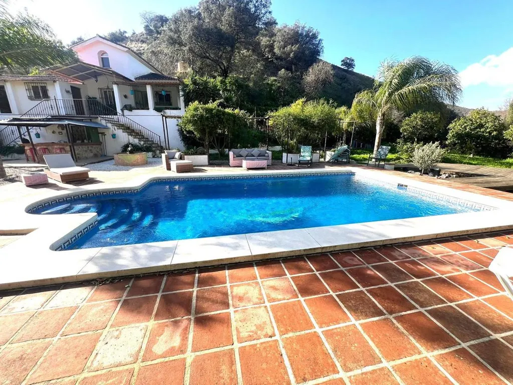 Piscina - Rustic Finca with Pool in Coín