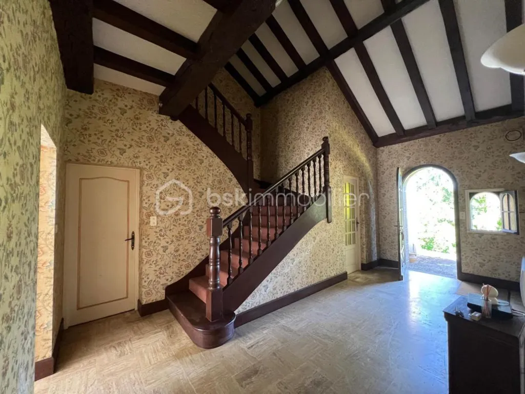 Toad - House with Large Annex in Rural Setting