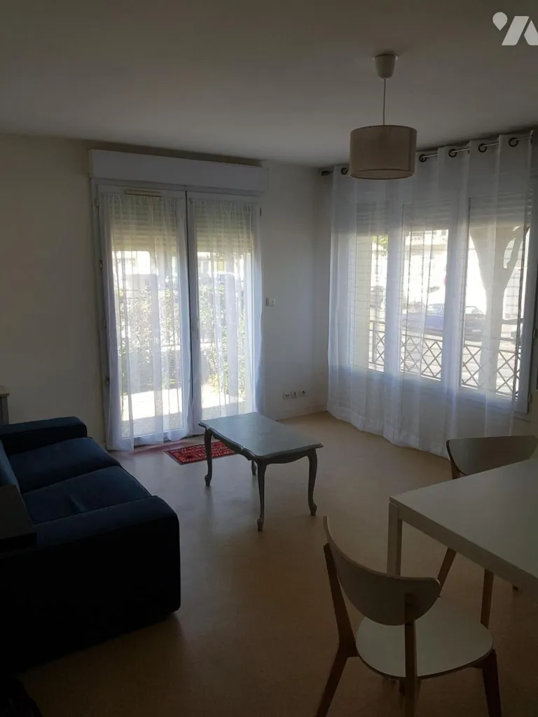 Soggiorno - Meubled 2-Bedroom Flat with Terrace in Caen