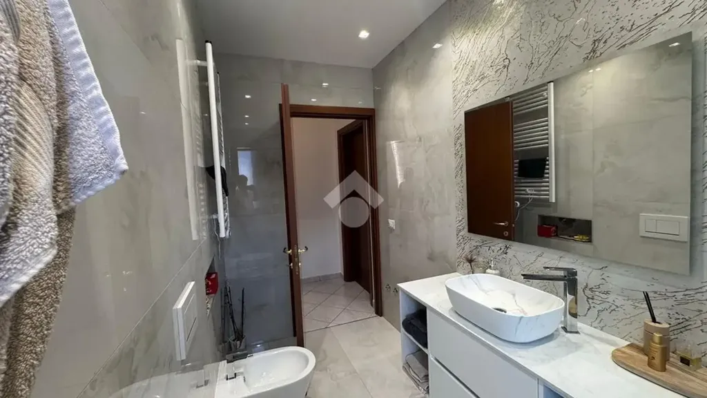 Vannitoad - Modernised Apartment with Balcony in Campegine