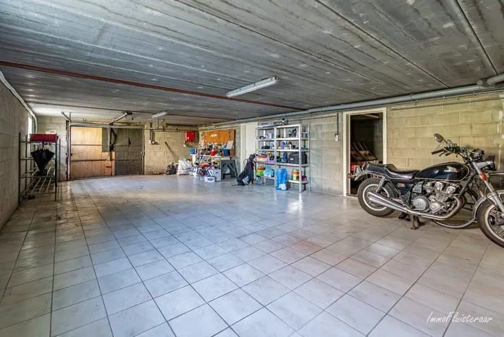 Garage - House in Kinrooi, Limburg
