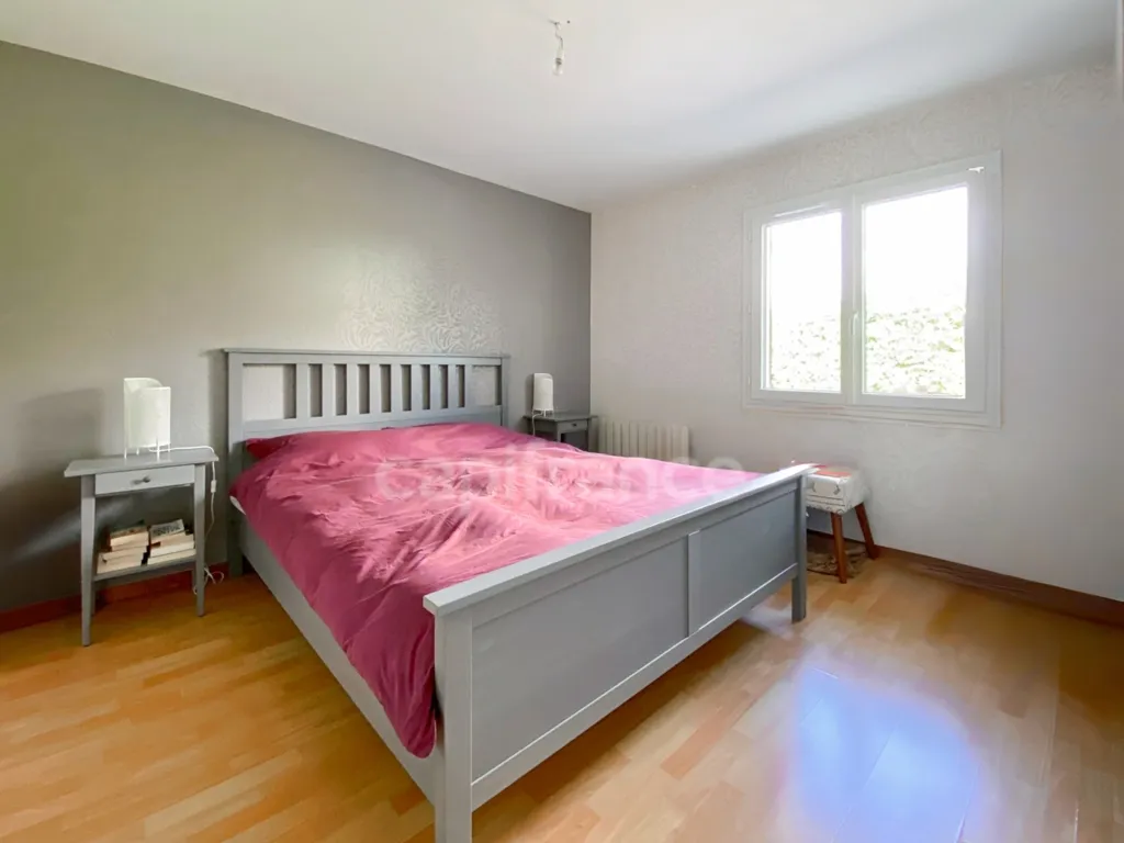 Chambres - Maison avec Terrasse et Jardin à Prévessin-Moëns