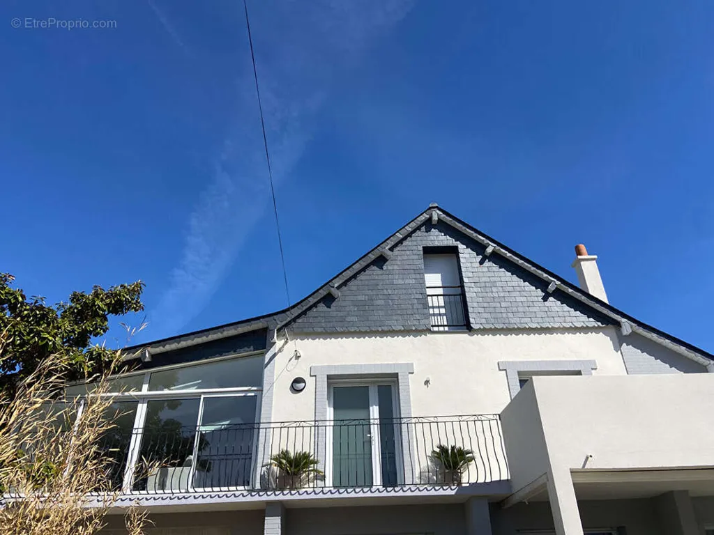Extérieur - Duplex Rénové avec Terrasse Sud à Saint-Marc-sur-Mer