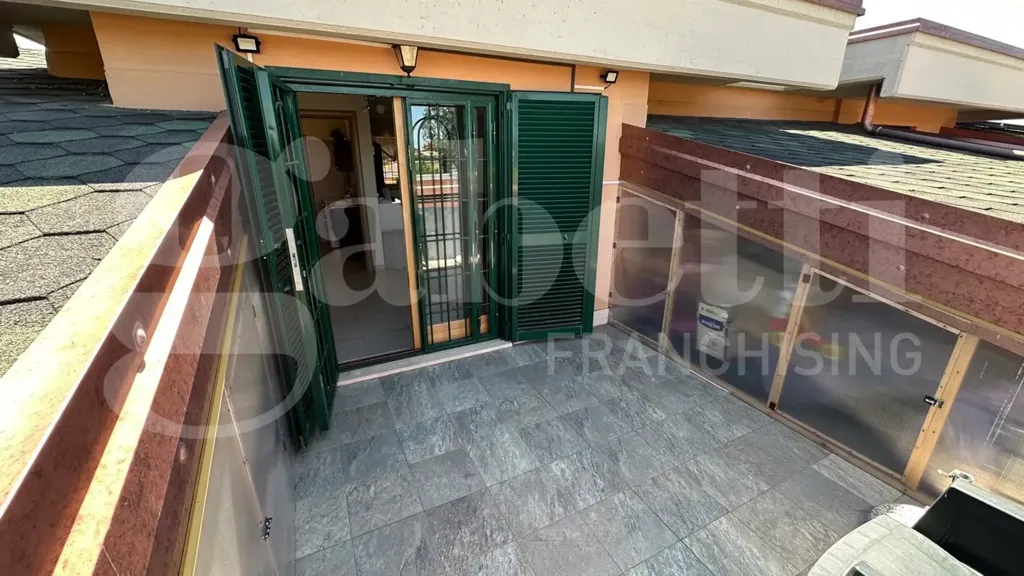 Terrasse - Apartment with Balcony in Via Anagnina, Rome
