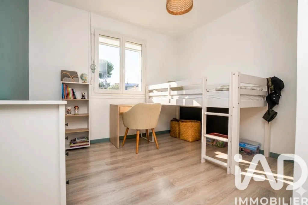 Bedrooms - Villa with Pool and Garden in Quarante