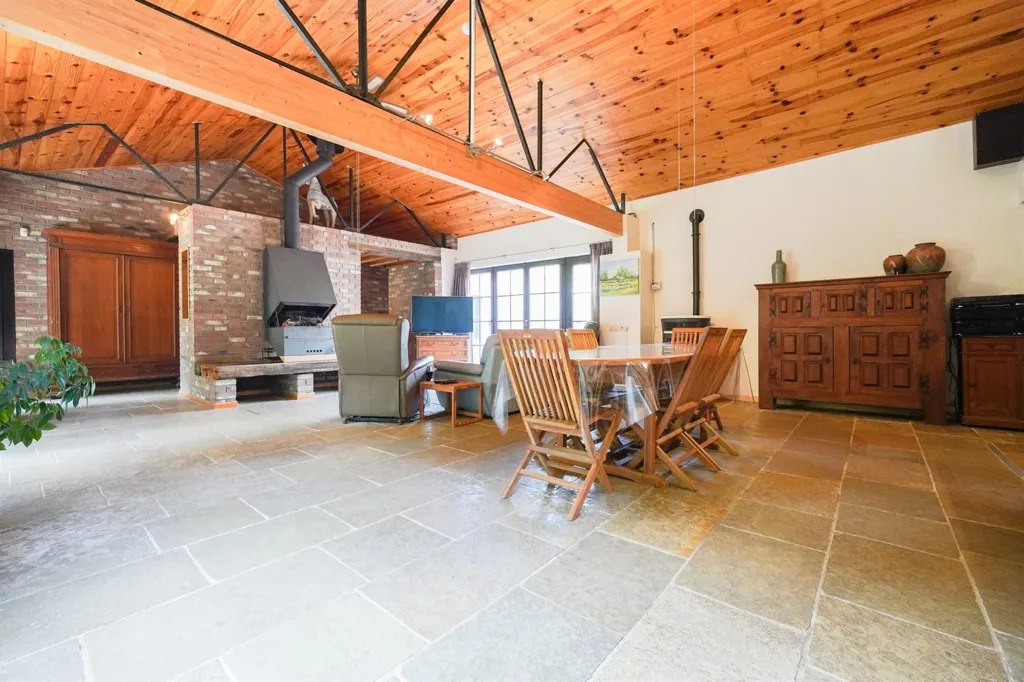 Elutuba - Traditional Farmhouse with Yourte in Wierde